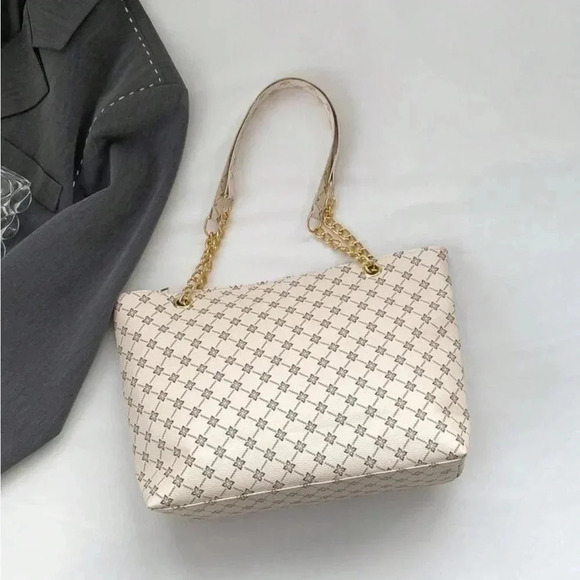 ⚠️Clearance Beige White Patterned Large Tote Shoulder Bag Gold Pendant - Picture 8 of 11
